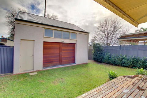 Adelaide Close CBD Large Private Studio Apartment In St Peters - Hotel NSW 0