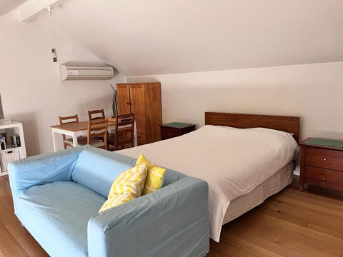 Adelaide Close CBD Large Private Studio Apartment In St Peters - Hotel NSW 2