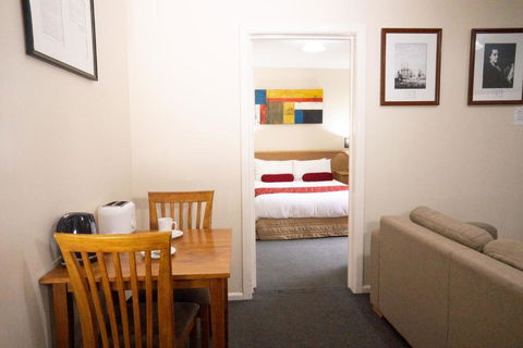 Admiralty Inn - Hotel NSW 3