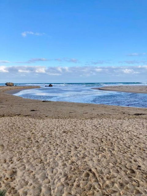Adorable Beach Shack In The Heart Of Aireys Inlet - Hotel NSW 3