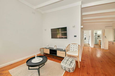 Adorable Beach Shack In The Heart Of Aireys Inlet - Hotel NSW 4