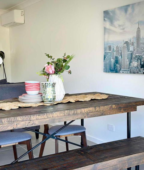 Adorable Modern 4 Br House WiFi & Parking - Hotel NSW 1