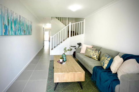 Adorable Modern 4 Br House WiFi & Parking - Hotel NSW 0