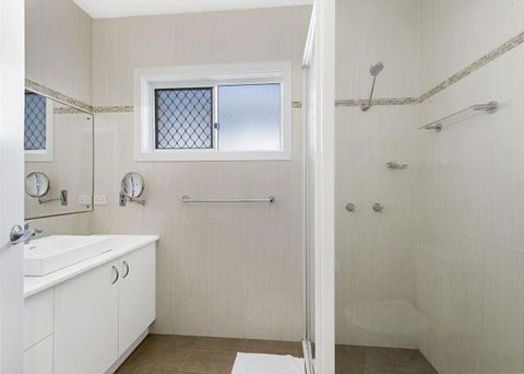 Adrift, 5B Scott Street - Hotel NSW 3