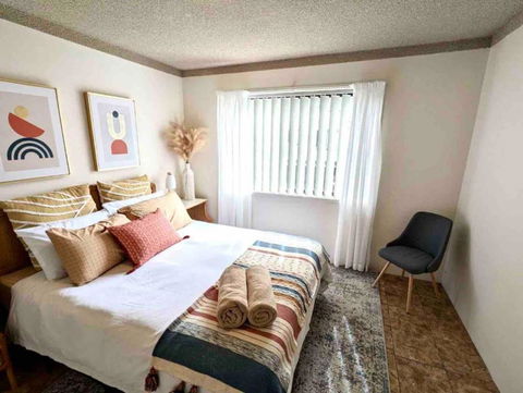 Affordable Relaxing GC Getaway - Hotel NSW 1