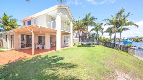 Air Conditioned Pet Friendly Canal Home With Wifi - Hotel NSW 2