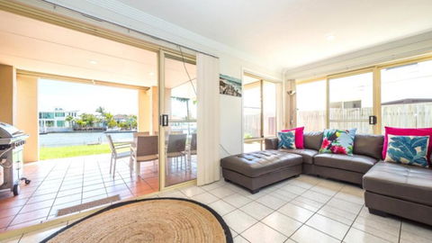 Air Conditioned Pet Friendly Canal Home With Wifi - Hotel NSW 4