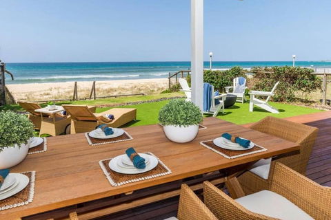 Absolute Beachfront Family Size Home - Hotel NSW 2