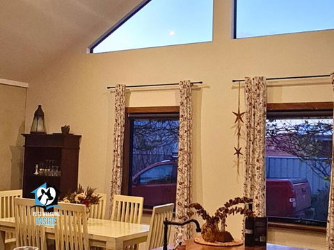 A Beautiful New Property, Walking Distance To The Beach In Esperance WA! - Hotel NSW 3