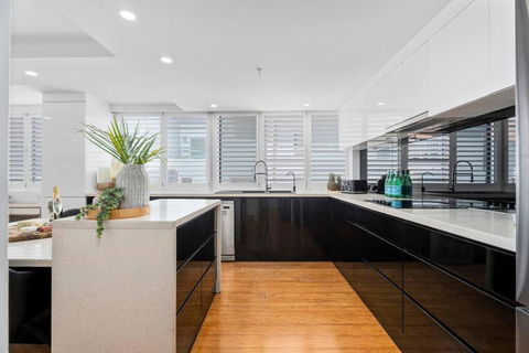 Absolute Beachfront Apartment 3B Pool Spa - Hotel NSW 4