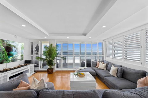 Absolute Beachfront Apartment 3B Pool Spa - Hotel NSW 2