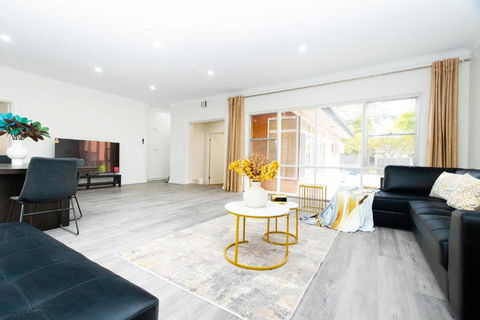 Adelaide Escape And Business-3Bath Full Kitchen Fast Wifi 3TV-for Large Families And Group - Hotel NSW 0