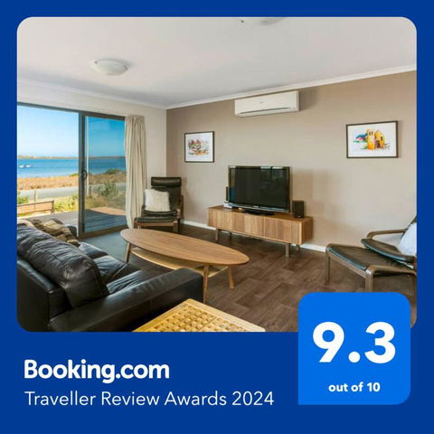 Absolute Waterfront Views And Kayaks - Hotel NSW 3