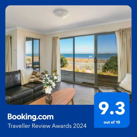 Absolute Waterfront Views And Kayaks - Hotel NSW 2