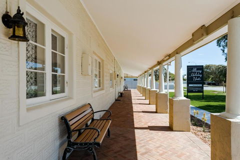 Albany Holiday Units - Hotel NSW 2