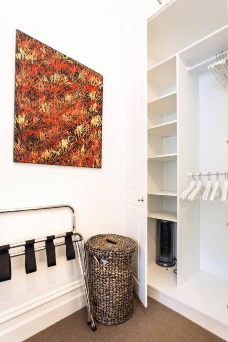 Albert Park Victorian House With Style And Art Gallery - Hotel NSW 2