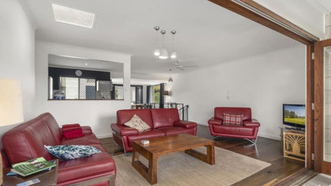 All Of Bribie Islands Highlights At Your Door Step - Hotel NSW 4