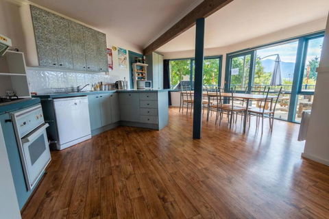 Alpzview Guesthouse - Hotel NSW 1