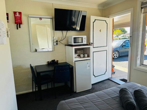 Altona Motel - Hotel NSW 3