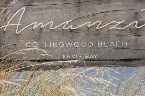 Amanzi Beach House - Just 10m To Collingwood Beach! - Hotel NSW 1
