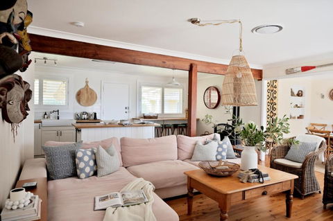 Amanzi Beach House - Just 10m To Collingwood Beach! - Hotel NSW 3