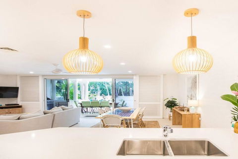 Amaroo Villa - Absolute Beachfront Port Douglas - Hotel NSW 2