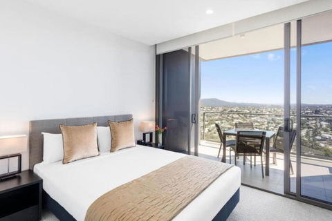 Amazing 2BR Delicate Apt, 1min To Train Station - Hotel NSW 3