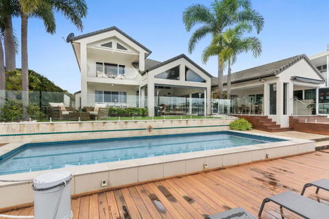 Amazing Canal House With Private Jetty, Gym & Pool - Hotel NSW 1