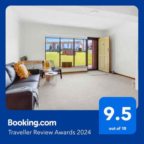 Amazing Ocean Views At This Exclusive 4 BR Holiday Home - Hotel NSW 4