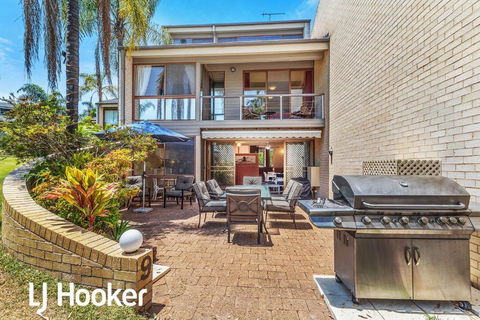 Amazing Waterfront Location - Hotel NSW 3
