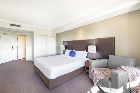 An Exceptional Seaside Esplanade Locale With Pool - Hotel NSW 3