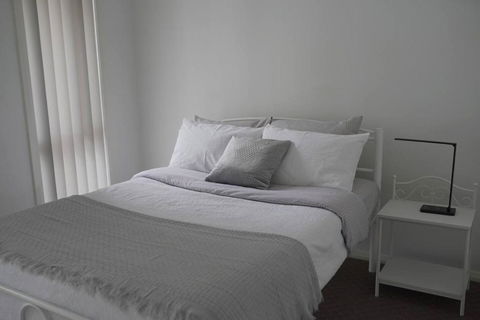 An Executive 3 Bedroom New House, All To Yourself - Hotel NSW 1