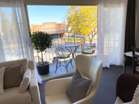 Angaston Mews Apartments - Hotel NSW 3