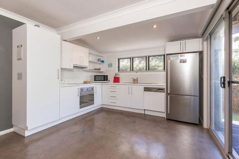 Anglers Cove - Hotel NSW 4