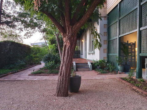 Anglesey House Iconic Forbes CBD Heritage Home - Hotel NSW 3