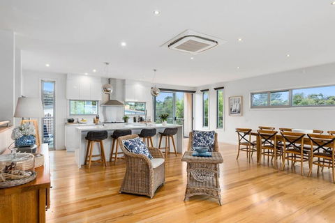 Aires Coastal Beach House Luxury With Ocean Views - Hotel NSW 1