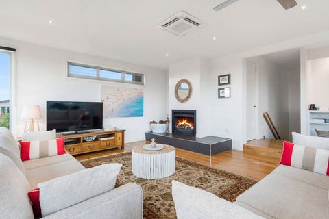 Aires Coastal Beach House Luxury With Ocean Views - Hotel NSW 4