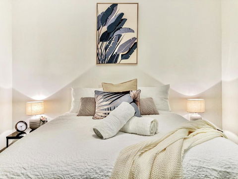 Amazing River View - 3 Bedroom Apartment - Brisbane CBD - Netflix - Fast Wifi - Carpark - Hotel NSW 1