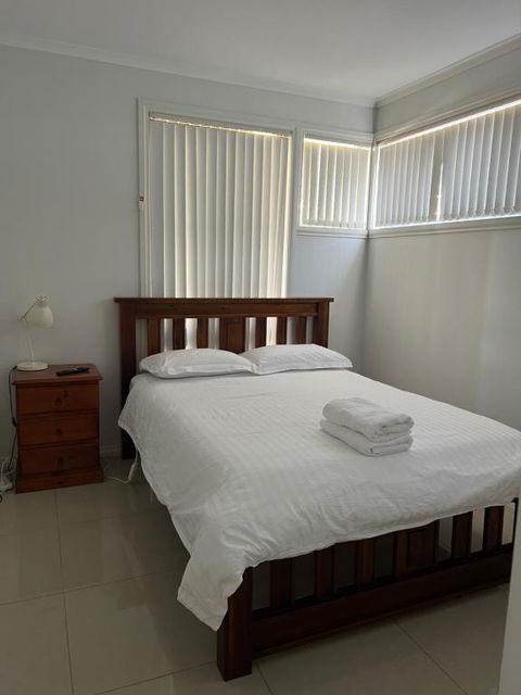 Alexina St Albans - Hotel NSW 3