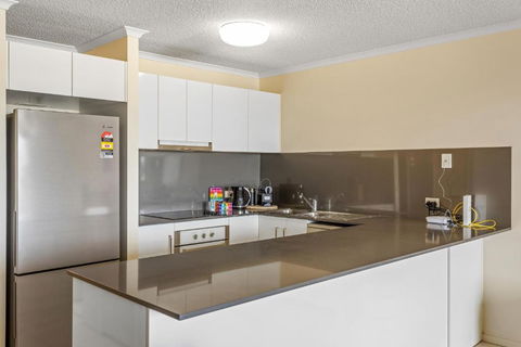 Albion Convenient Hideaway With Parking & Balcony - Hotel NSW 2