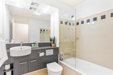 Apartment With City Views In East Perth - Hotel NSW 1