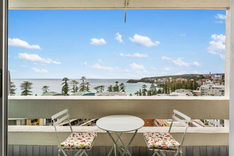 Apartment With Pool Access A Minute To The Beach - Hotel NSW 2