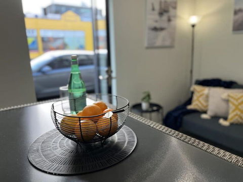 Apt With Aircon & Loft Bedroom Great Location - Hotel NSW 3