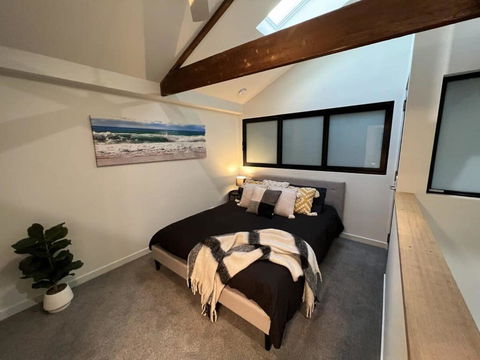 Apt With Aircon & Loft Bedroom Great Location - Hotel NSW 0