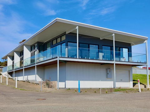 Apt02-The SS James Comrie - Hotel NSW 1