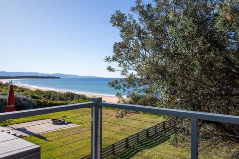 Aqua Beachfront - Pet Friendly - 2 Mins Walk To Beach - Hotel NSW 0
