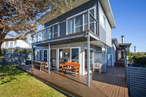 Aqua Beachfront - Pet Friendly - 2 Mins Walk To Beach - Hotel NSW 2