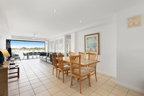 Aqua Linea 3 Noosa Parade 82 - Hotel NSW 4