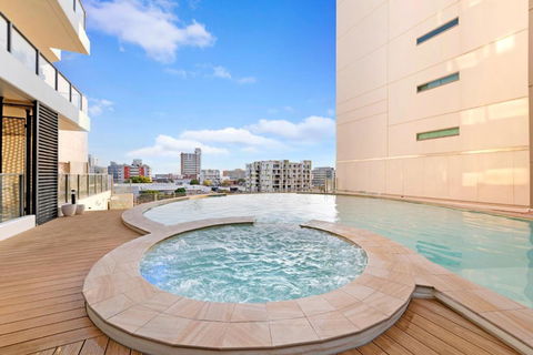 Arafura Adventure - CBD Suite With Sprawling Views - Hotel NSW 1