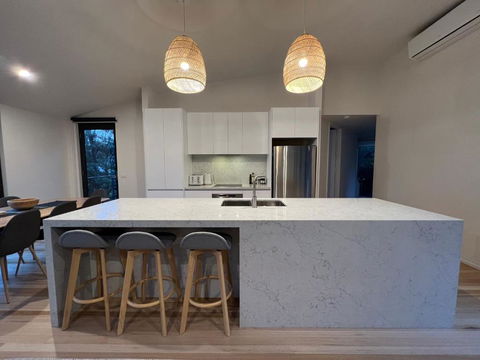 Architect Designed 4 Bedroom With Ocean Views From Every Room - Hotel NSW 1